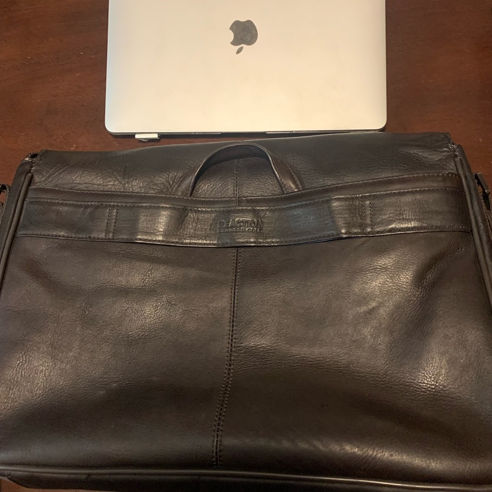 Kenneth Cole Reaction Dark Brown Leather Laptop Messenger Bag